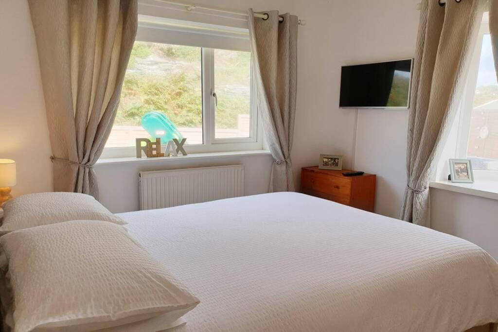 Willa Trearddur Bay - 3 Bed Family Bungalow - Beach Beaumaris Zewnętrze zdjęcie